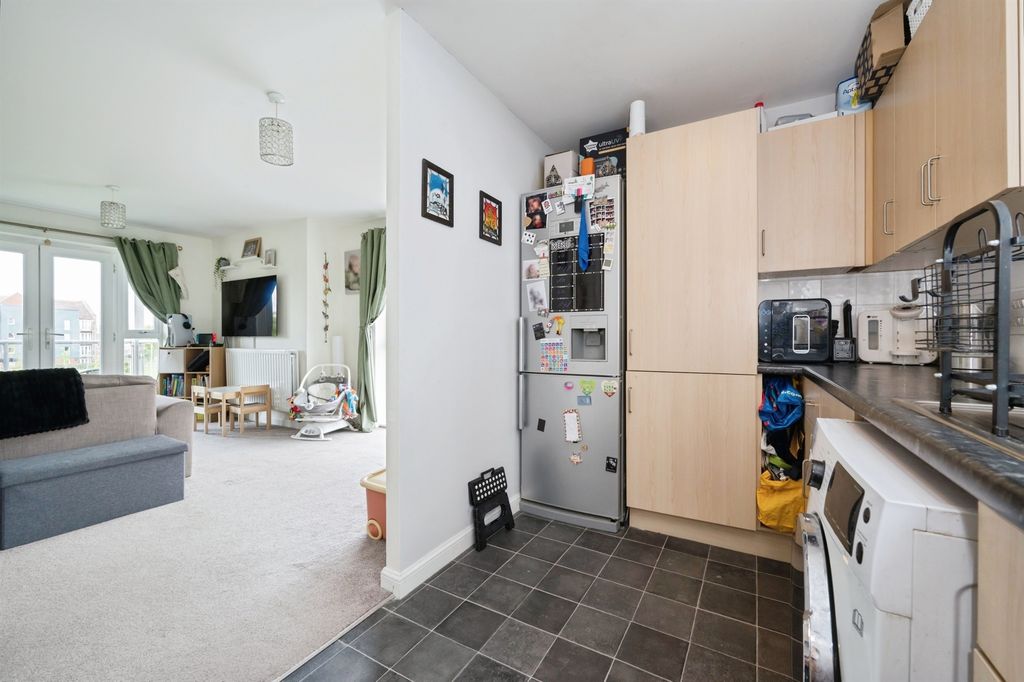 Additional image 11 of 2 bed flat for saleArgosy Crescent, Eastleigh SO50