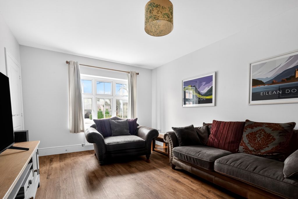 5 bed detached house for saleBrook Gardens, Devizes SN10 photo 5