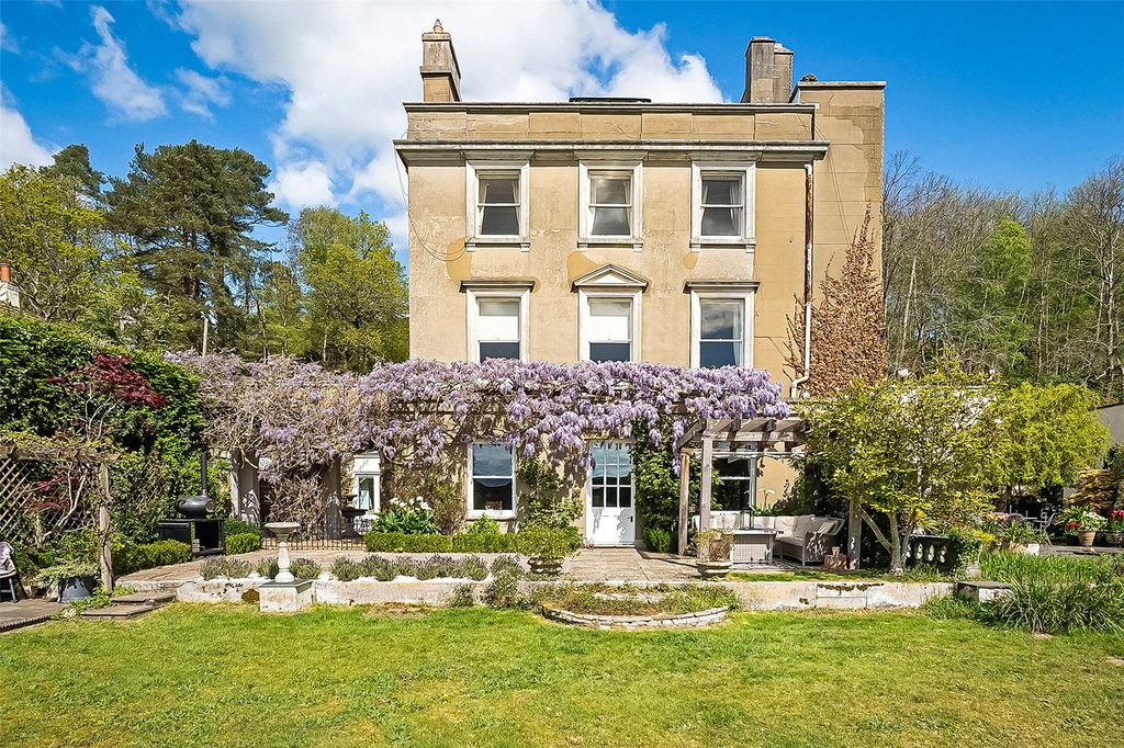3 bed flat for saleOld Bury Hill, Westcott, Dorking, Surrey RH4
