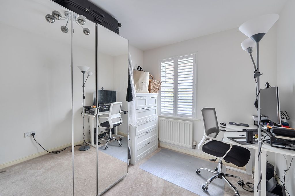 Additional image 15 of 3 bed flat for saleHorton Crescent, Epsom KT19