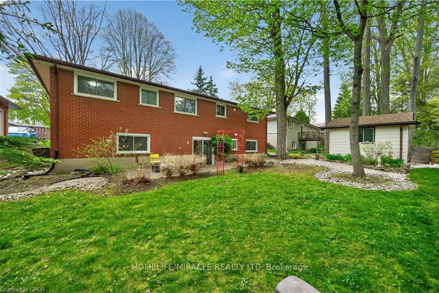 Additional image 16 of 217 Pinegrove Crescent