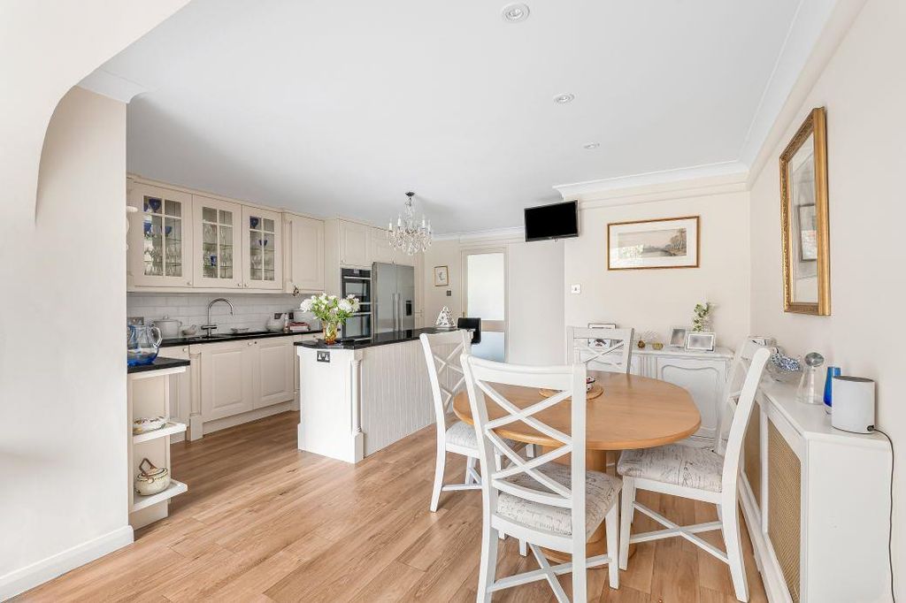 3 bed detached house for saleThe Turnpike, Ely CB7 photo 5