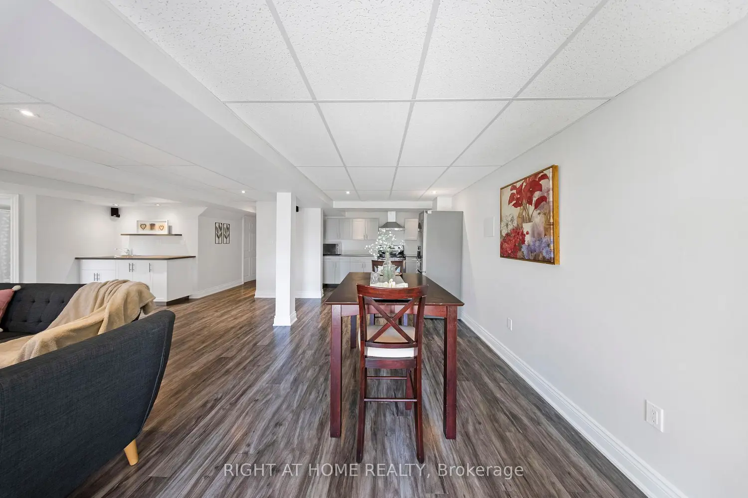1048 Mcquay Boulevard photo 4