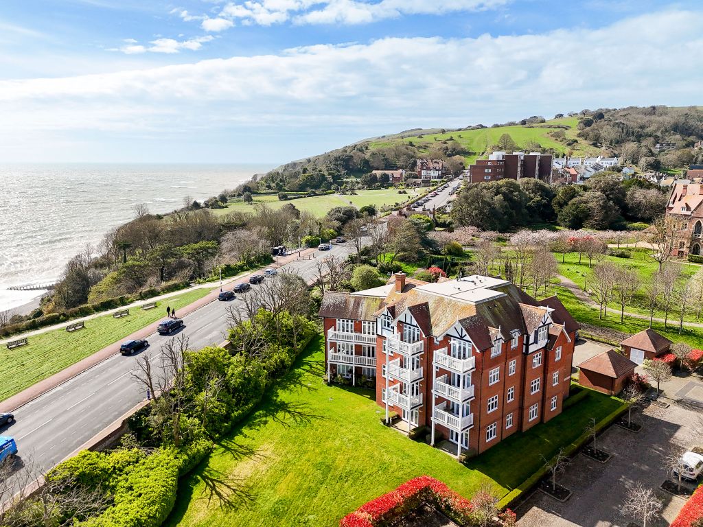 2 bed flat for saleDarley Road, Eastbourne BN20