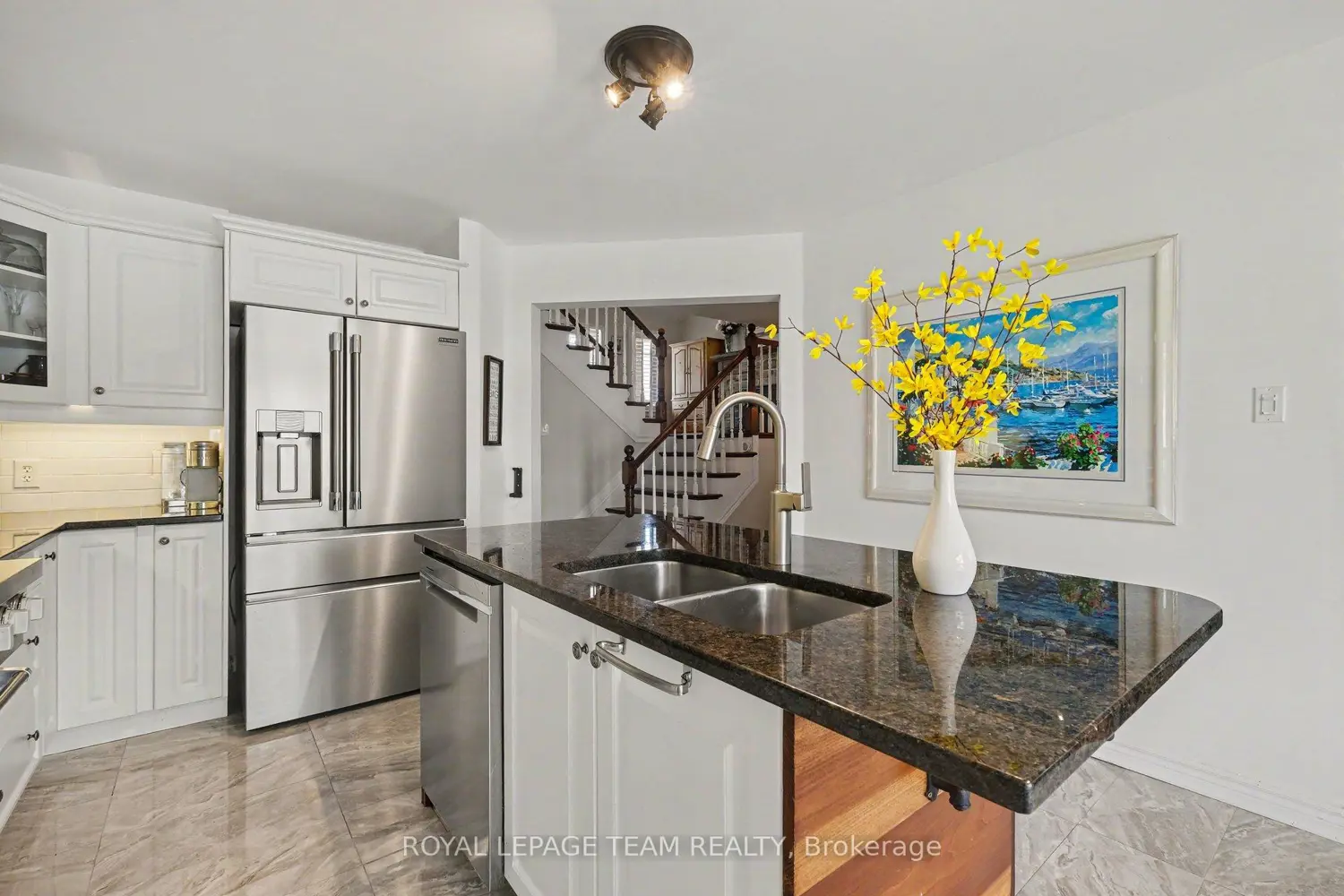 518 Shawondasee Street photo 5