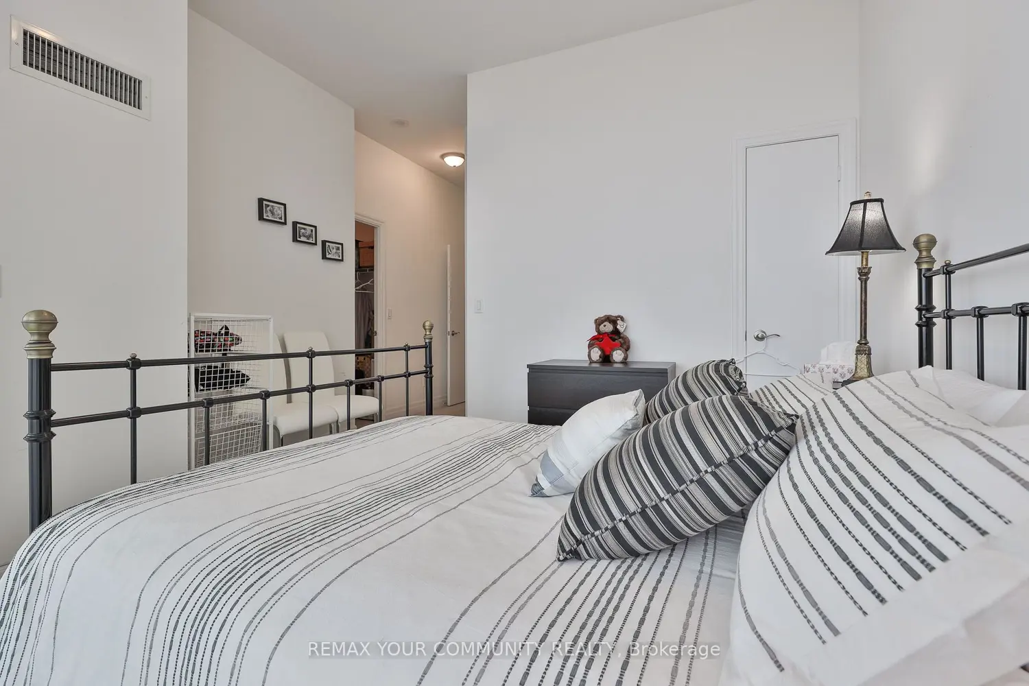 Additional image 7 of 8 Scollard Street Ph 201