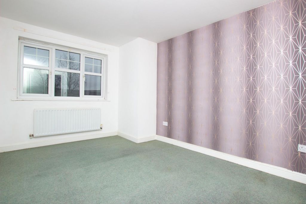 2 bed flat for saleMarsh House Lane, Darwen BB3 photo 2