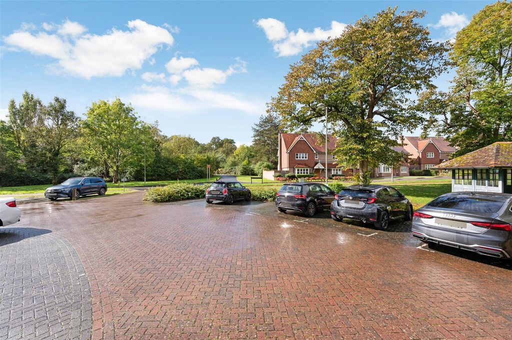 Additional image 12 of 2 bed flat for saleFrinton Court, Glanville Way, Epsom KT19