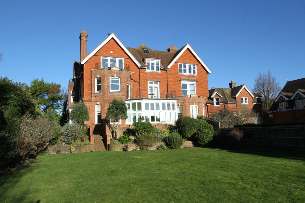 5 bed flat for saleGaudick Road, Eastbourne BN20