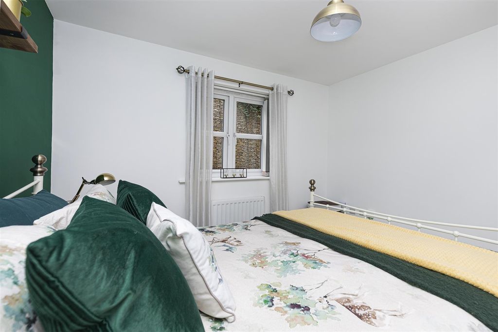 Additional image 15 of 2 bed flat for saleTennyson Avenue, Lindley, Huddersfield HD3