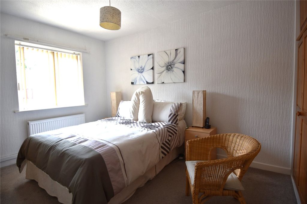 Additional image 10 of 2 bed flat for saleHeriotts Court, Droitwich, Worcestershire WR9