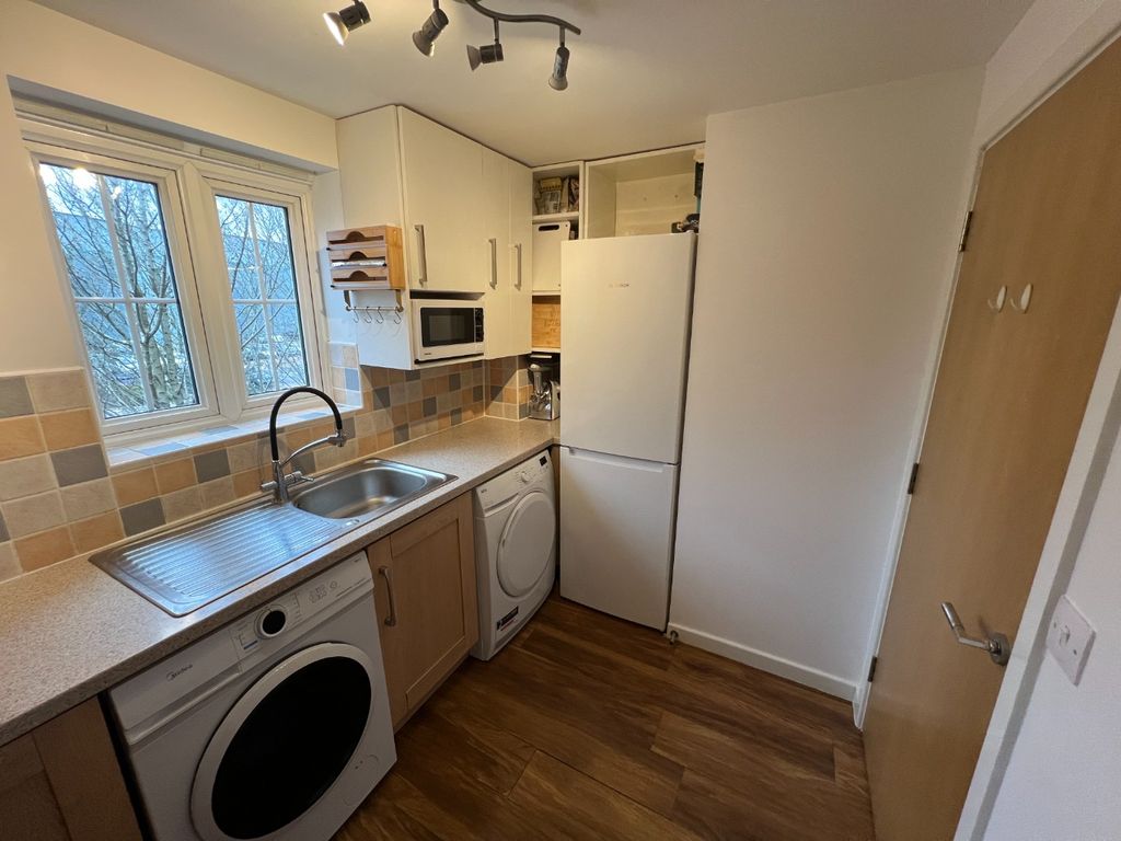 Additional image 6 of 2 bed flat for saleBramley Court, Luton Road, Dunstable LU5