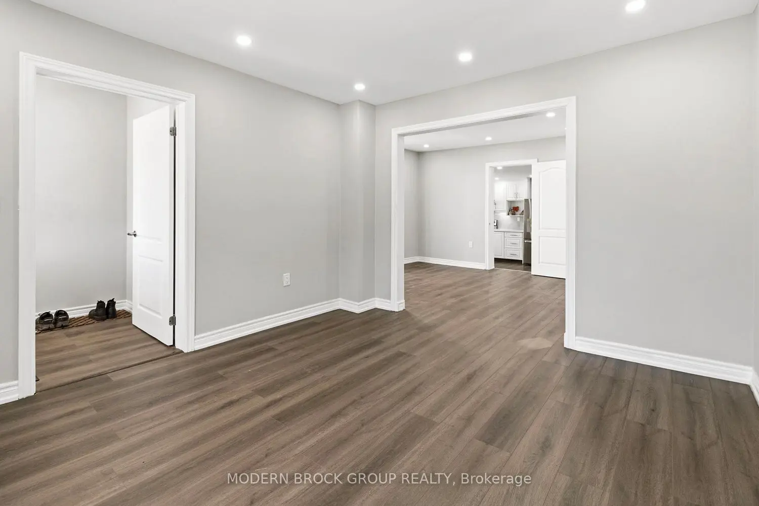 110 Brock Street photo 2