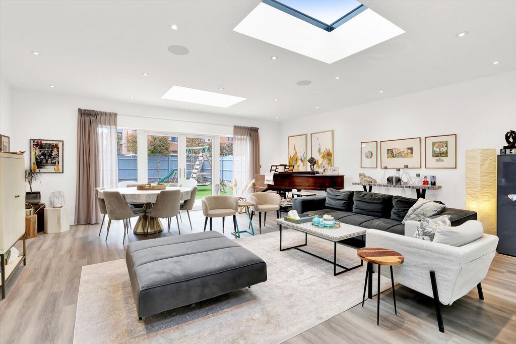 Additional image 5 of 5 bed detached house for saleBridges Avenue, East Molesey, Surrey KT8
