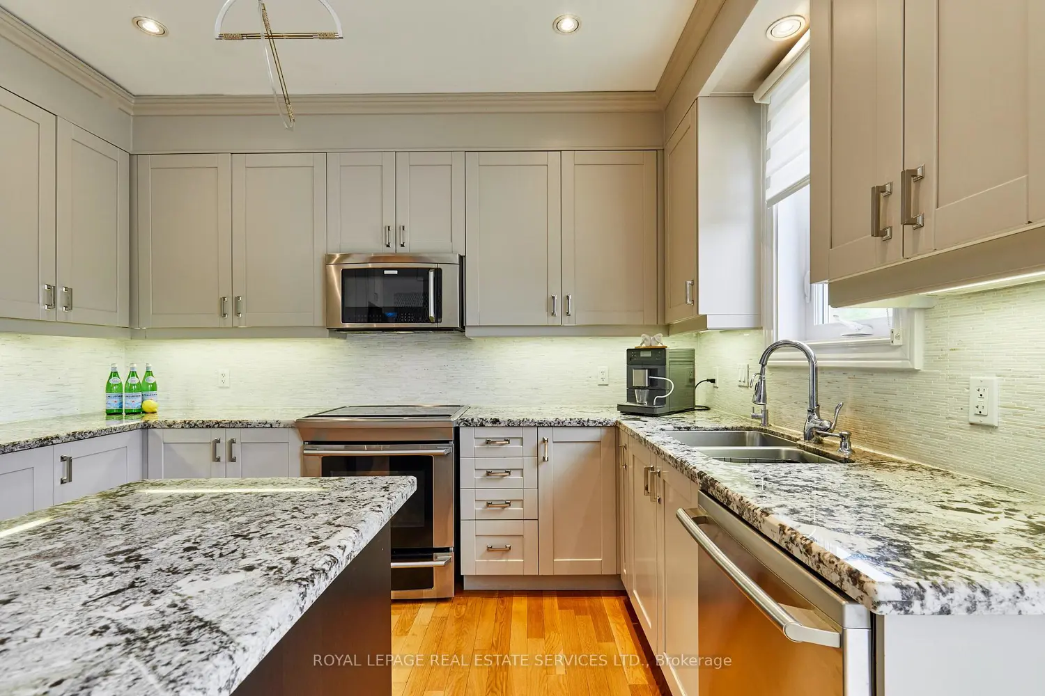 100 Walker Road photo 4