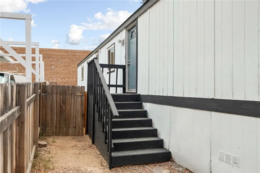 350 E San Jacinto Ave Unit 36, Perris, CA 92571 photo 3