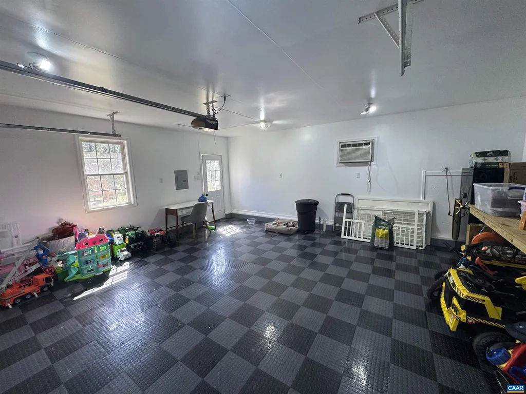 Additional image 36 of 1121 Hardware Rd, Scottsville, VA 24590