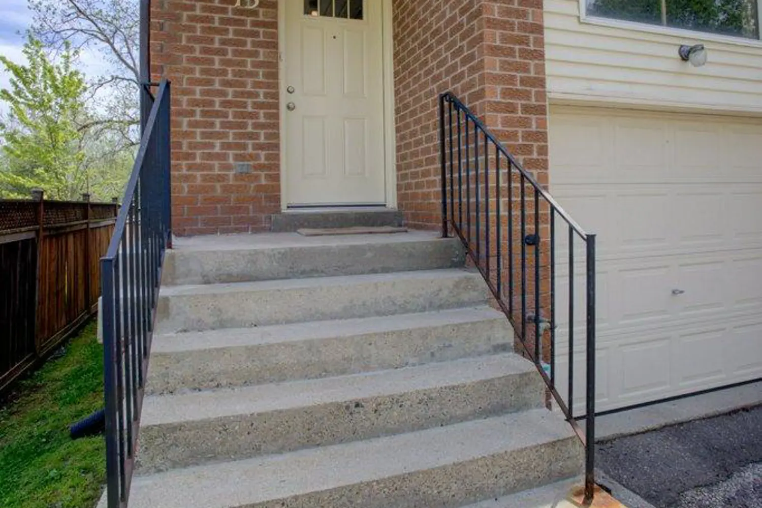 1085 Queens Boulevard 13 photo 3