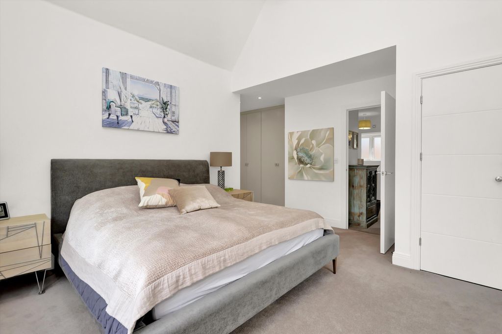 Additional image 9 of 5 bed detached house for saleBridges Avenue, East Molesey, Surrey KT8