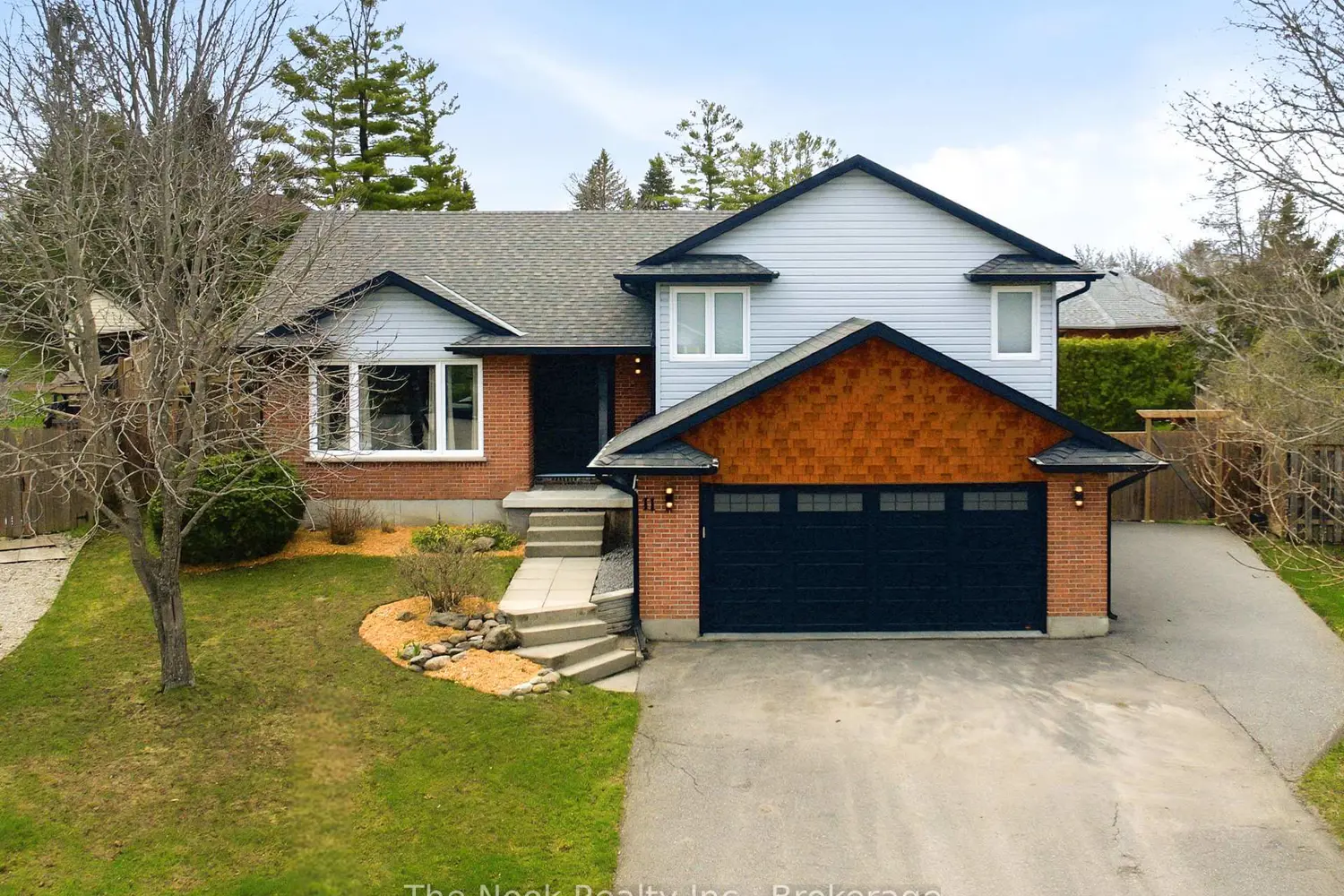 11 Lynn Crescent