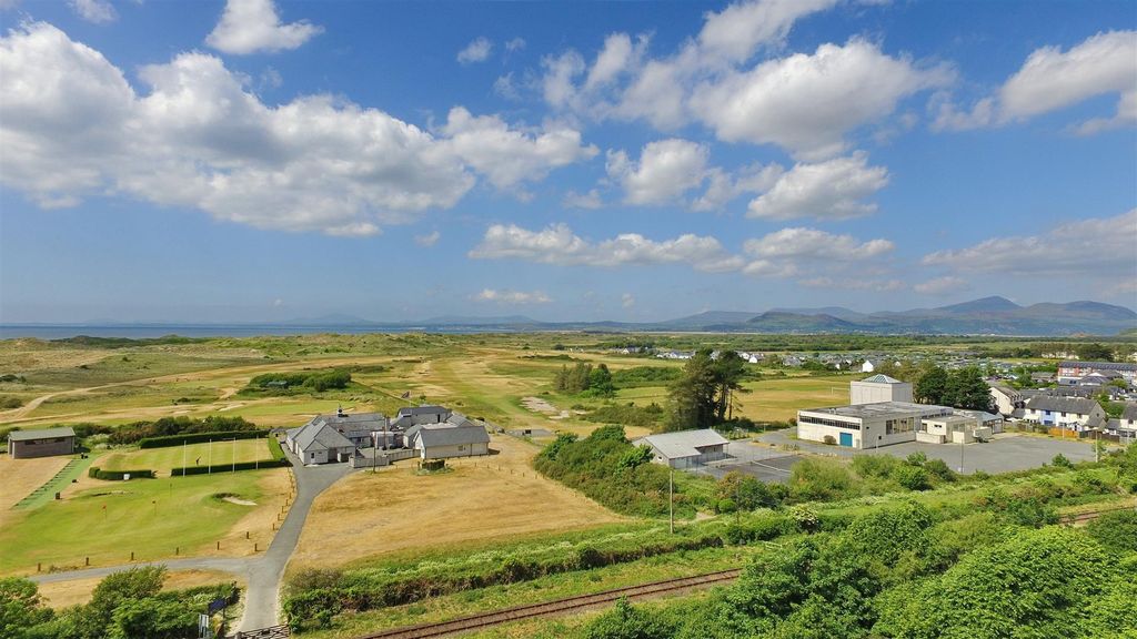 Additional image 36 of 8 bed property for saleFfordd Newydd, Harlech, Gwynedd LL46