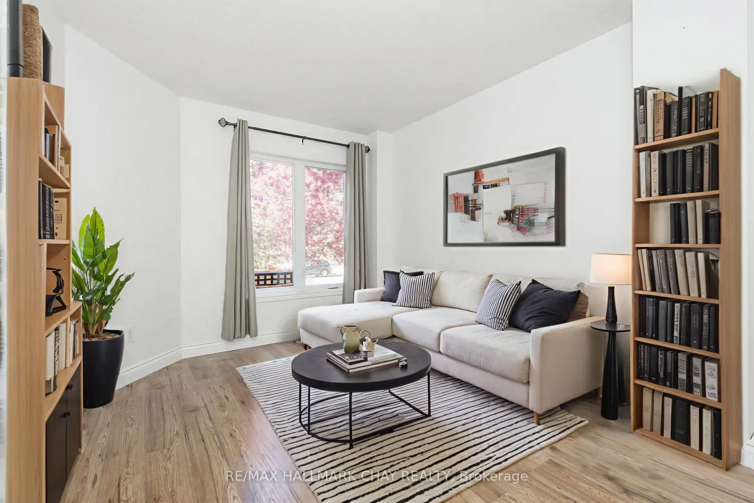 1176 Hill Street photo 2