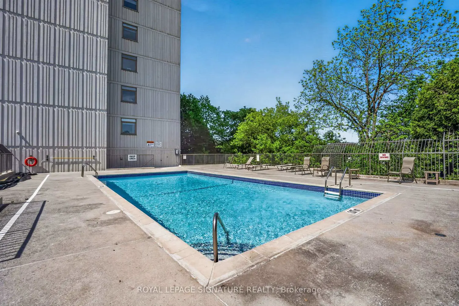 Additional image 4 of 7811 Yonge Street 103