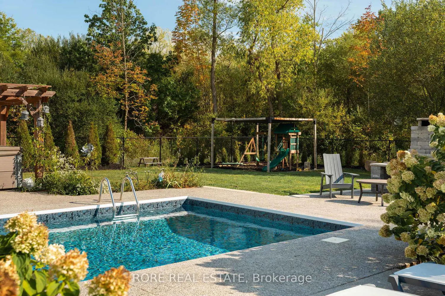 Additional image 19 of 2439 Garrison Road