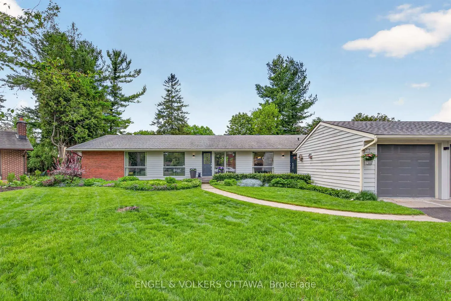 35 Riopelle Court
