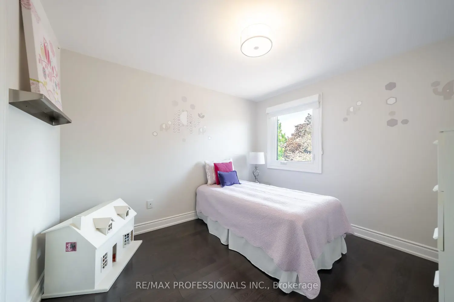 Additional image 9 of 4021 Sasha Court