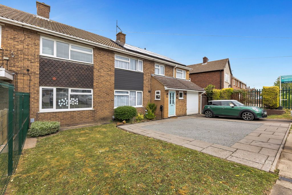 Additional image 21 of 4 bed semi-detached house for saleHadrian Avenue, Dunstable LU5