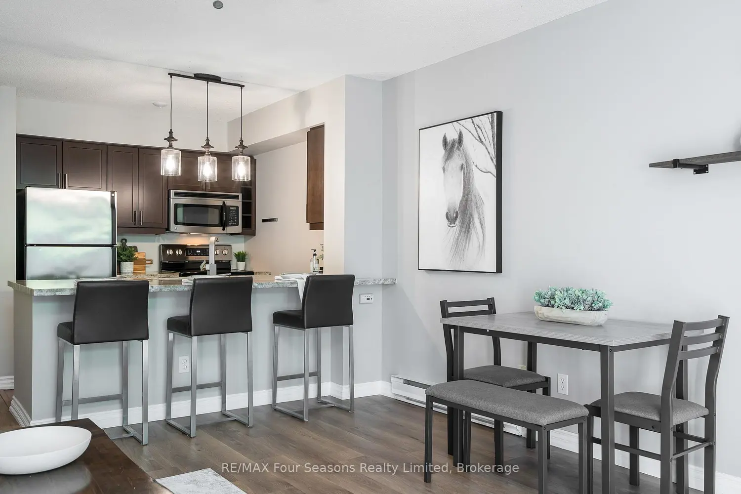373 Mariners Way photo 5