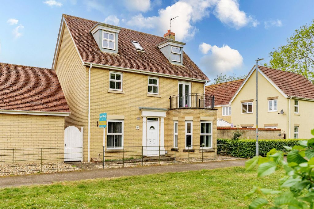 6 bed detached house for saleEnsign Way, Diss IP22