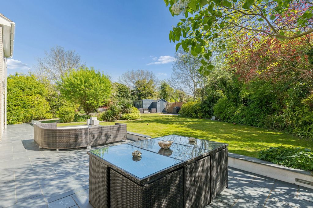 Additional image 32 of 5 bed detached house for saleCoombe Drive, Dunstable LU6