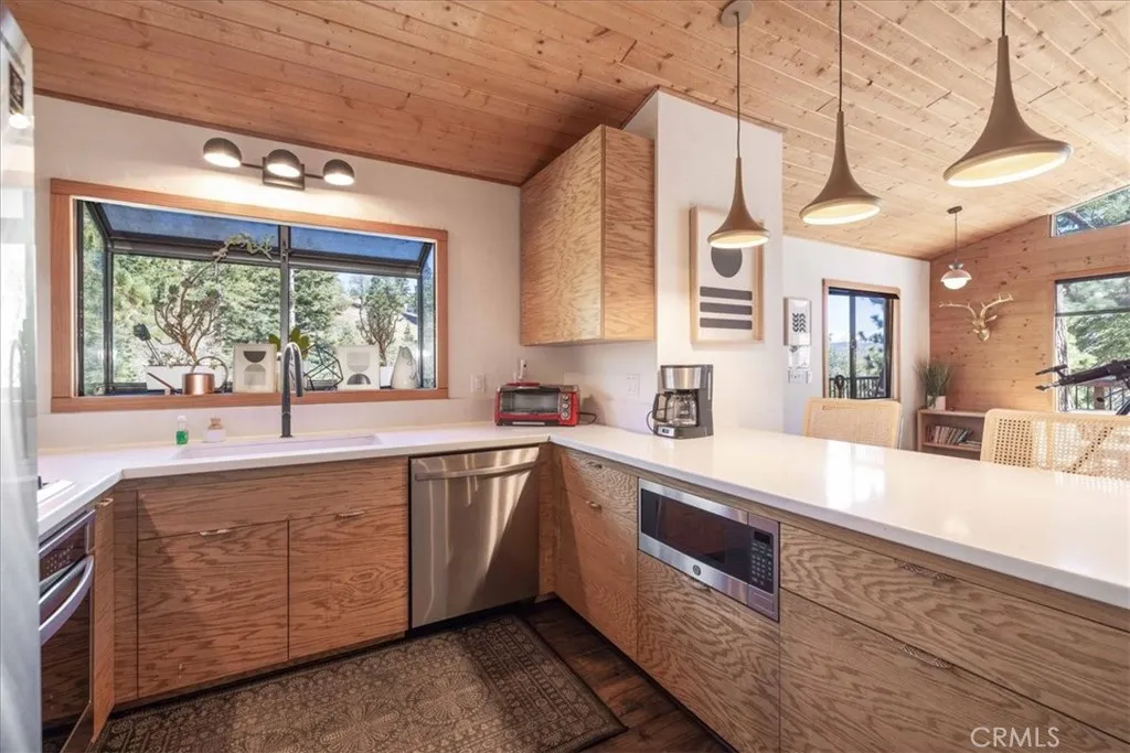 Additional image 48 of 1231 Ridge Rd, Fawnskin, CA 92333