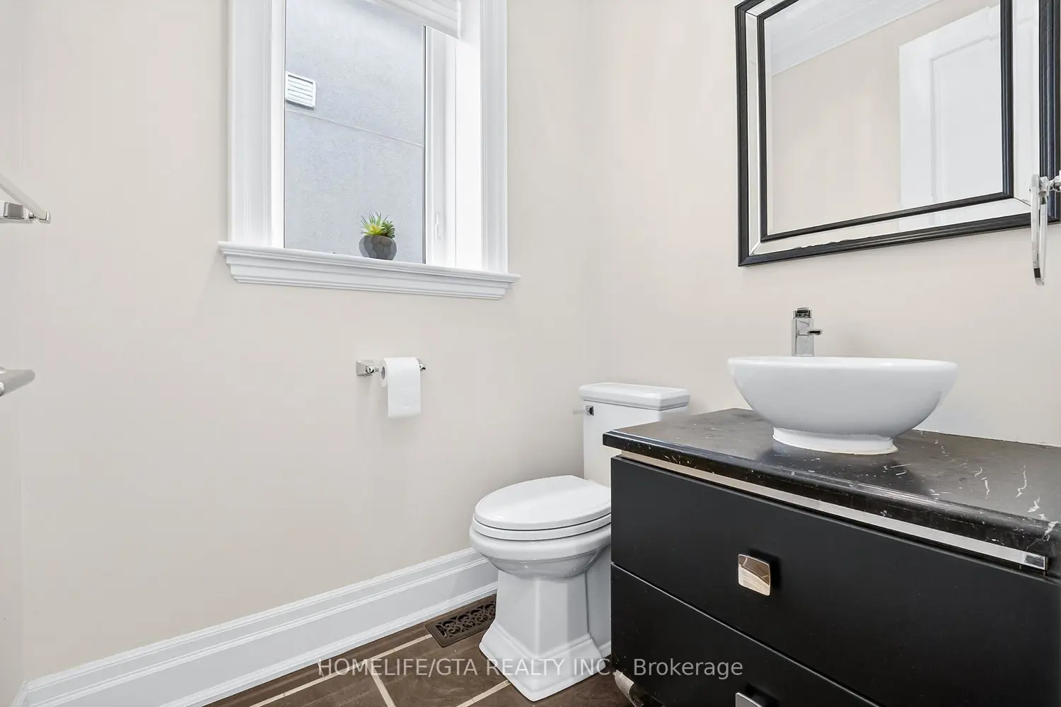 Additional image 15 of 674 Bedford Park Avenue