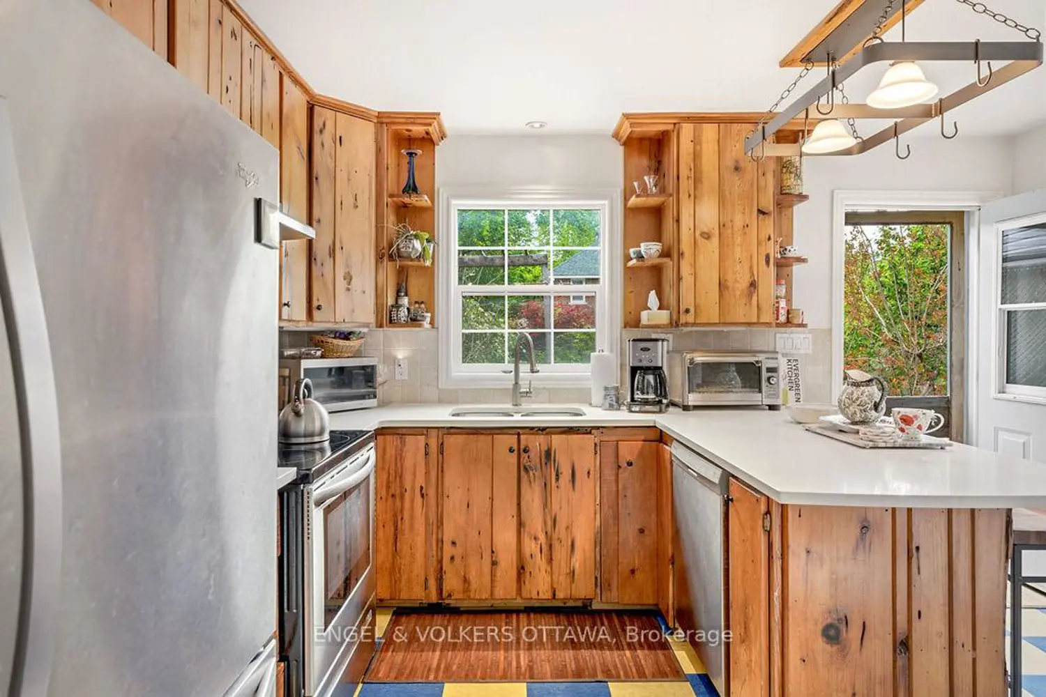 94 Hopewell Avenue photo 5