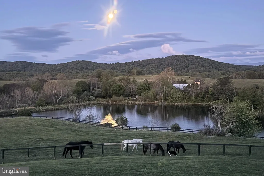 23 White Horse Hill Lane, Amissville, VA 20106