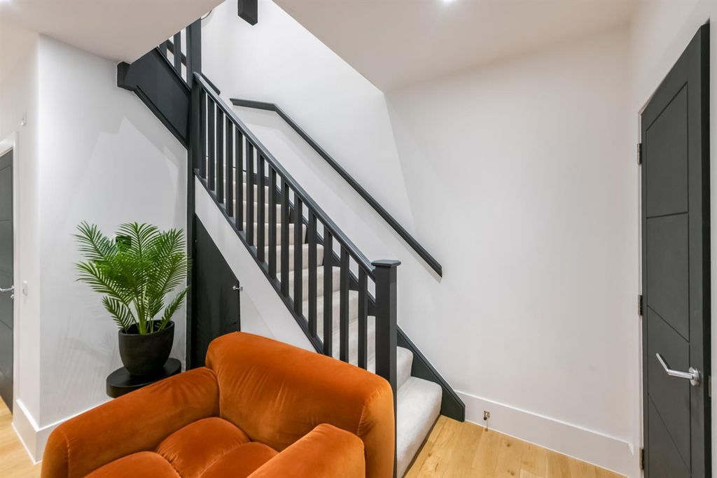 Additional image 4 of 3 bed town house for sale13A West Burnside, Dollar FK14