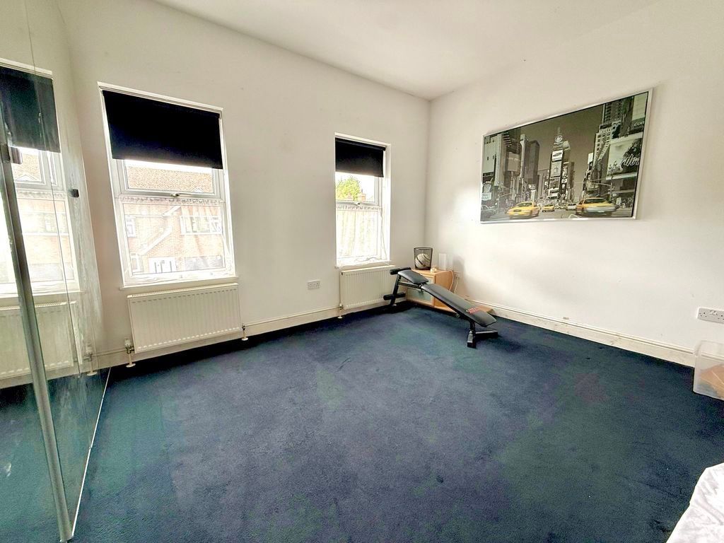 Additional image 15 of 4 bed semi-detached house for saleKirby Road, Dunstable LU6
