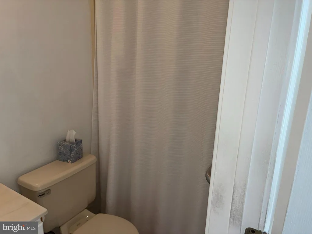 Additional image 17 of 566 Applewood Court, Upper Chichester, PA 19014