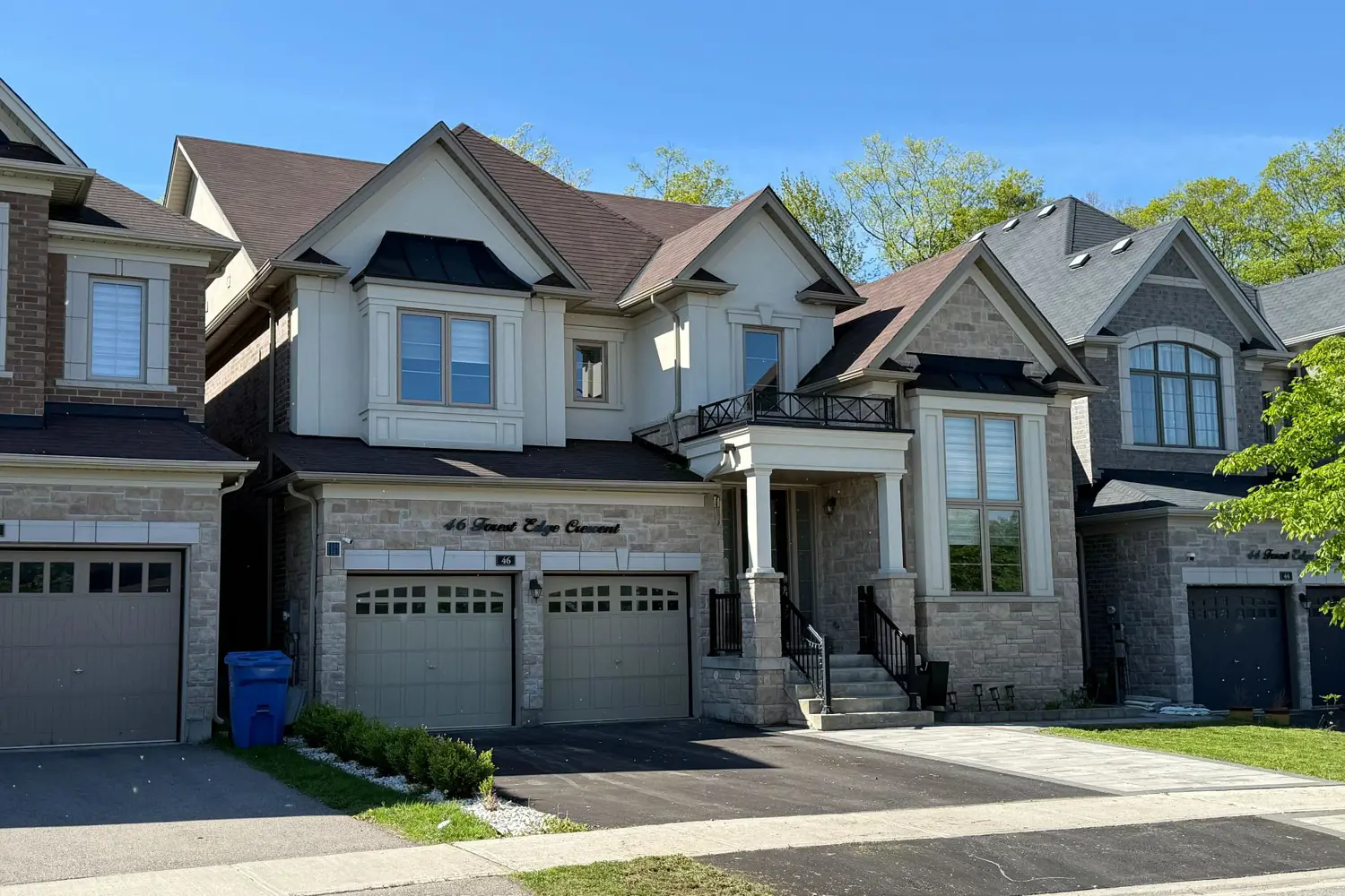 46 Forest Edge Crescent
