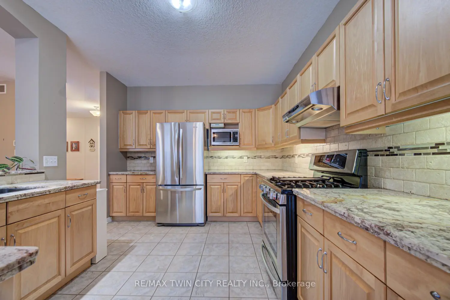 11 Carolinian Lane photo 2