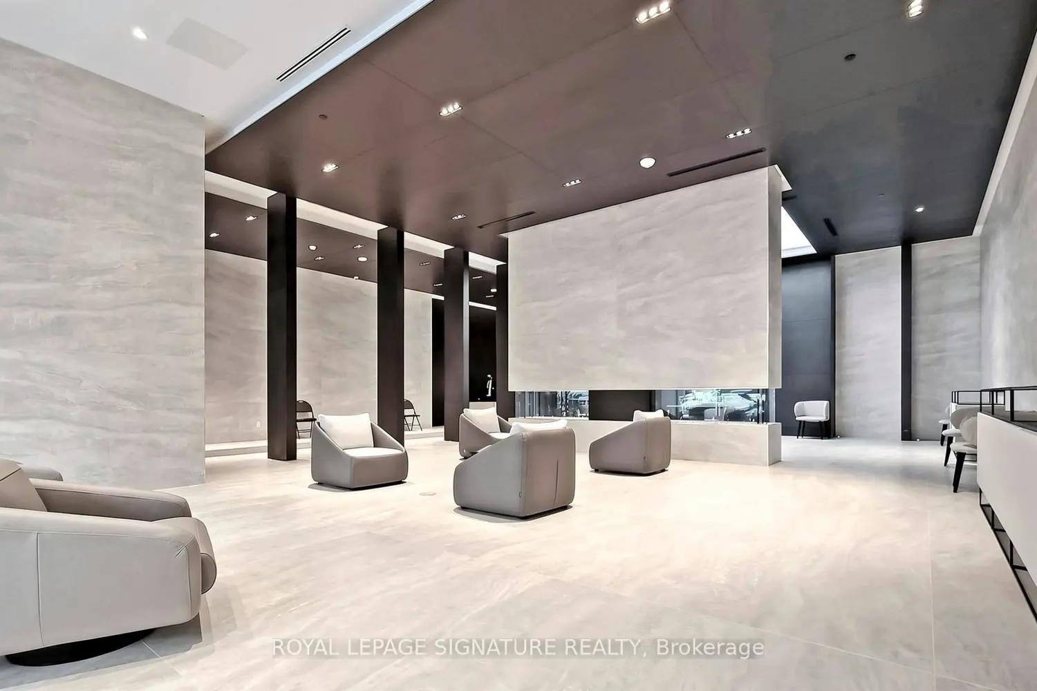 Additional image 2 of 2221 Yonge Street 1011