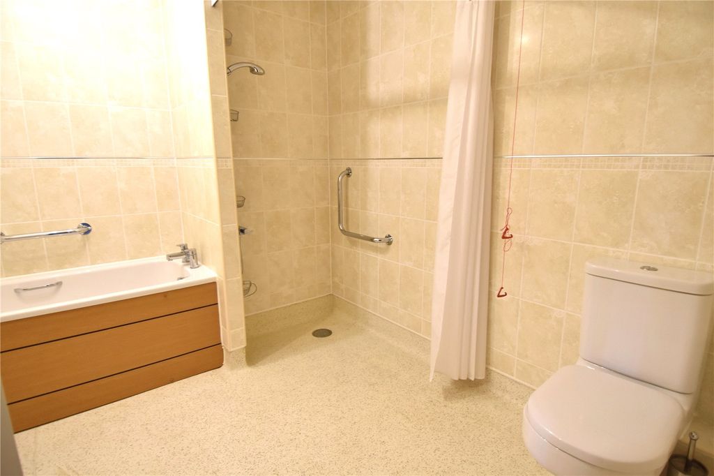 Additional image 5 of 2 bed flat for saleHanbury Road, Droitwich, Worcestershire WR9