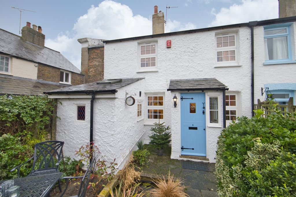 2 bed semi-detached house for saleNelson Street, Deal, Kent CT14