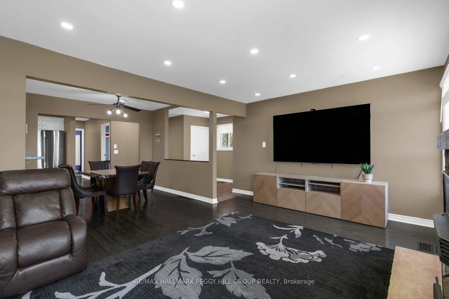 865 John Street photo 2