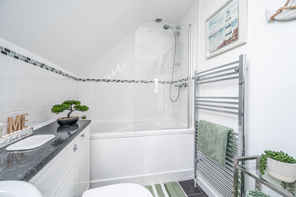 Additional image 18 of 2 bed flat for sale128 High Street, Kinross KY13