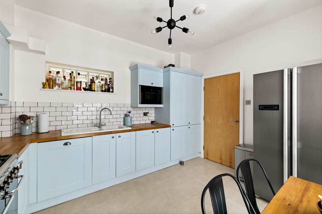 Additional image 6 of 3 bed flat for saleMill Race, River, Dover CT17