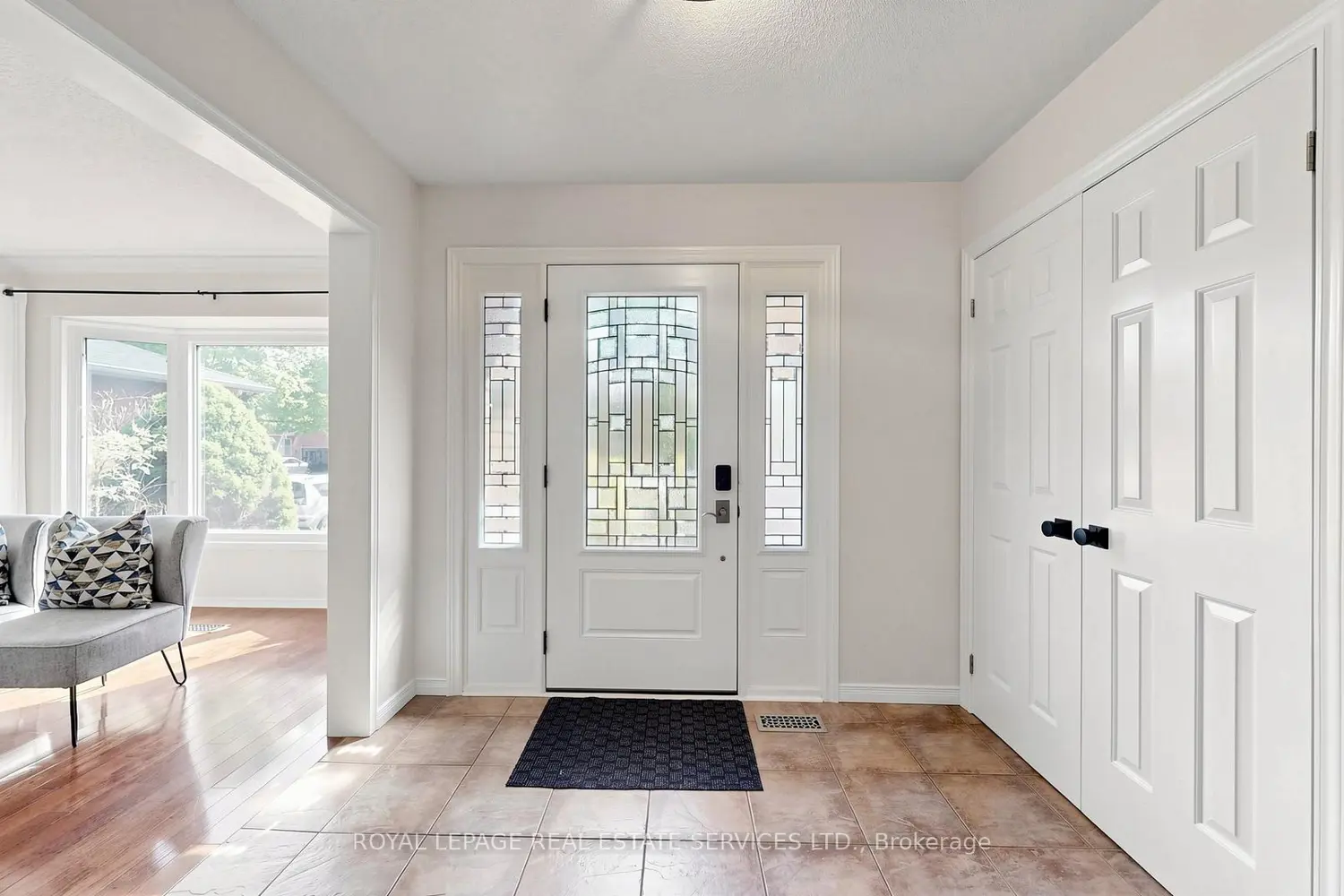165 Warner Drive photo 2